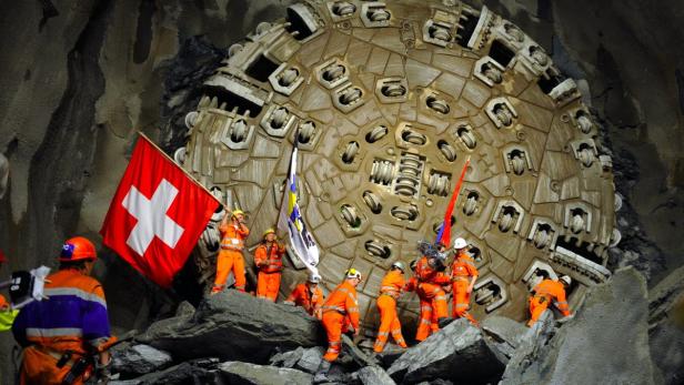 Bilder aus dem Gotthard-Basistunnel