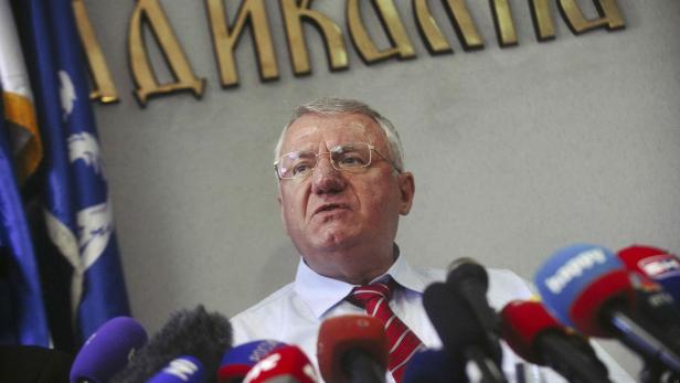 Vojislav Seselj nach seinem Freispruch in erster Instanz.