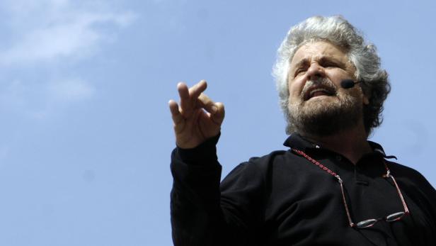 Der Gründer der populistischen Protestbewegung „Fünf Sterne“, Beppe Grillo (Bild), rief die Italiener auf, sich dem Protest anzuschließen.