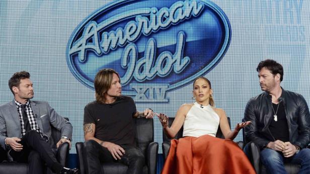 Die Juroren Jennifer Lopez, Harry Connick Jr. und Keith Urban sowie Moderator Ryan Seacrest haben für die 15. Staffel bereits zugesagt.