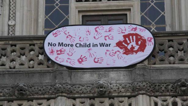 Seit einigen Jahren hat das Heeresgeschichtliche Museum in Wien das Motto: &quot;Kriege gehören ins Museum&quot; und seit acht Jahren gibt es die Aktionswoche &quot;Kinder im Krieg&quot; - damit irgendwann keine Kinder mehr in den Krieg ziehen müssen