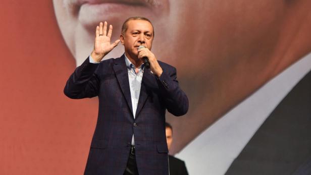 Erdoğan will in Deutschland auftreten – zeitgleich wurde in der Türkei ein deutscher Journalist verhaftet