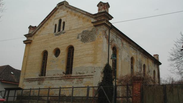 Die denkmalgeschützte Synagoge in Kobersdorf wird mehr schlecht als recht erhalten. Für größere Baumaßnahmen fehlt das Geld.