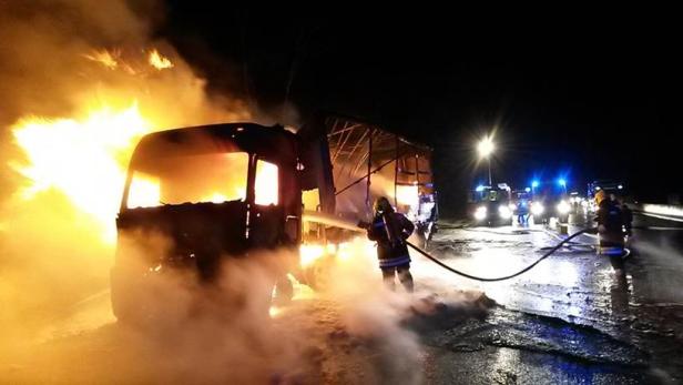 Der Lkw stand zwei Mal in Flammen