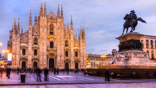 Der größte Schauwert von Mailand: 8.000 Quadratmeter Marmor am Domplatz