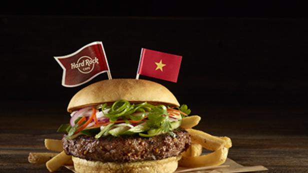 Der &quot;Banh Mi Burger&quot;, kreiert von den Köchen des Hard Rock Cafes inHo Chi Minh-City.