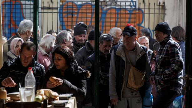 Bilanz Nach Sieben Jahren Rettung Griechenland Versinkt In Armut Kurier At