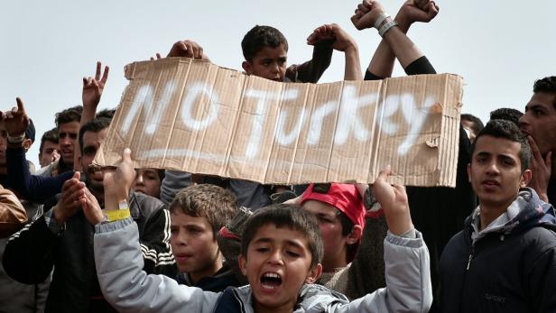 Auf keinen Fall in die Türkei zurück. Flüchtlinge demonstrieren in Chios