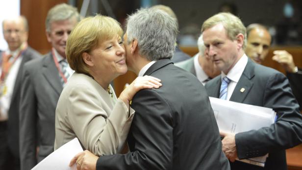 Wie sich Faymann sanft von Merkel löst