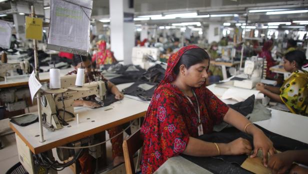 Textilarbeiterinnen in Bangladesch: Wenig Lohn und miese Arbeitsbedingungen