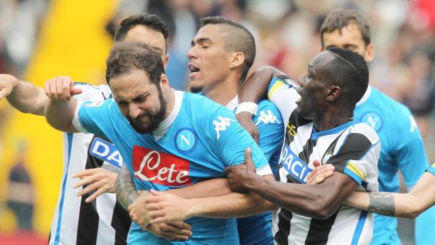 Udinese vs Napoli Gonzalo Higuain
