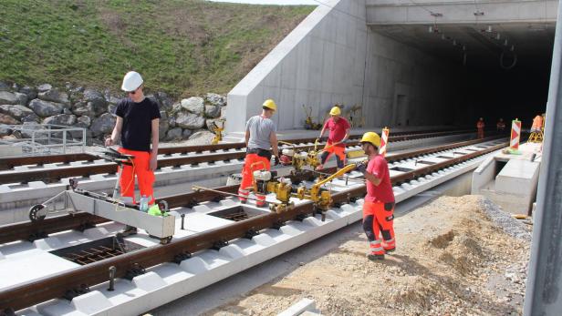Fertigstellungsarbeiten auf der Güterzugumfahrung St. Pölten laufen auf Hochtouren