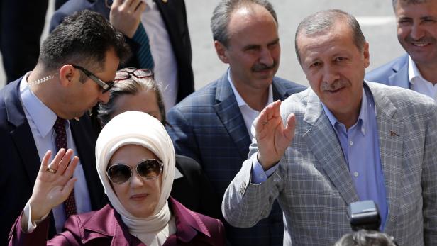 Recep Tayyip Erdogan und seine Frau Emine
