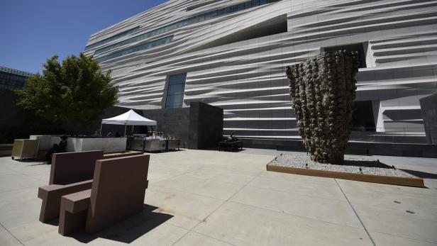 Für den eben eröffneten Zubau des „San Francisco Museum of Modern Art“ (SFMOMA) plante das Büro Snøhetta u.a. eine begrünte Fassade