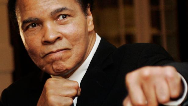 Muhammad Ali in Kampfpose.