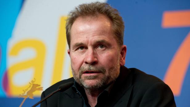 Der deutsche Schauspieler Burghart Klaußner bei einer Pressekonferenz.