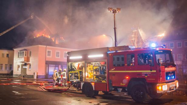 Eine geplante Flüchtlingsunterkunft nahe Dresden ging in Flammen auf