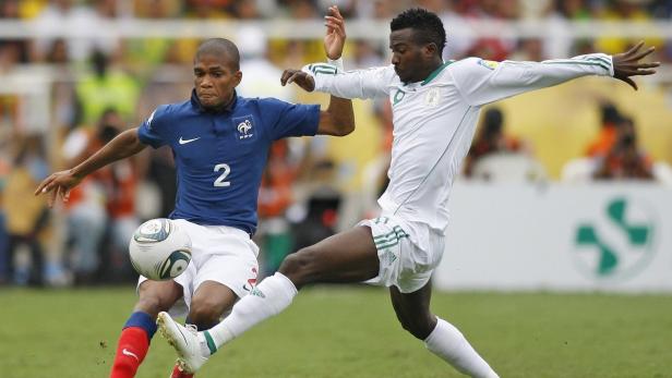 Fix: Der Nigerianer Olarenwaju Kayode (rechts) hat bei der Austria angeheuert.