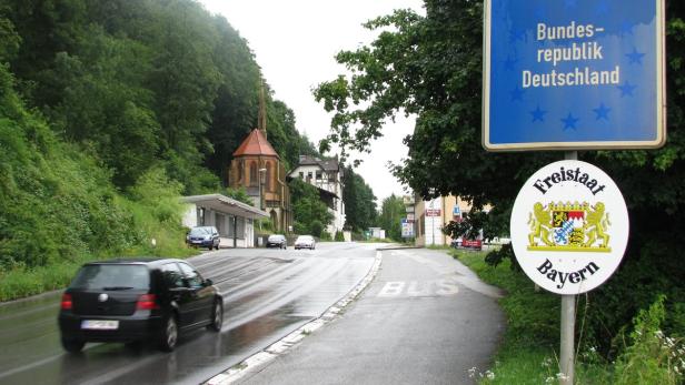 Die Maut soll künftig in Deutschland auch auf Landstraßen verpflichtend sein. Hier der Grenzübertritt zwischen Kufstein und Kiefersfelden.