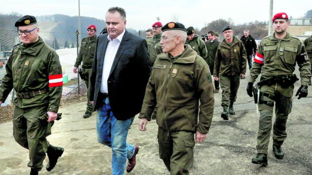 Teilerfolg für Doskozil und seine Generäle, doch der Kampf um mehr Geld geht weiter