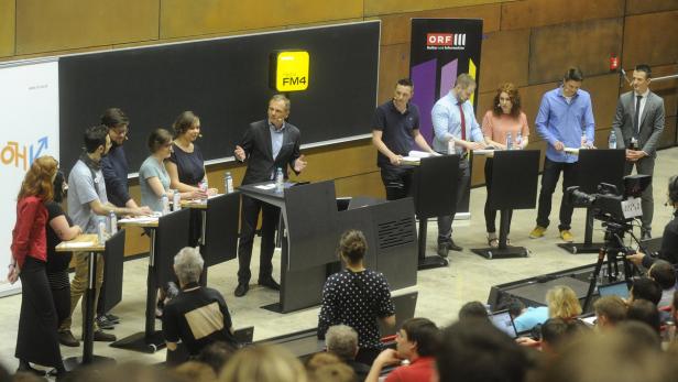 Podiumdiskussion der Spitzenkandidaten der ÖH-Wahl im Audimax der WU Wien.