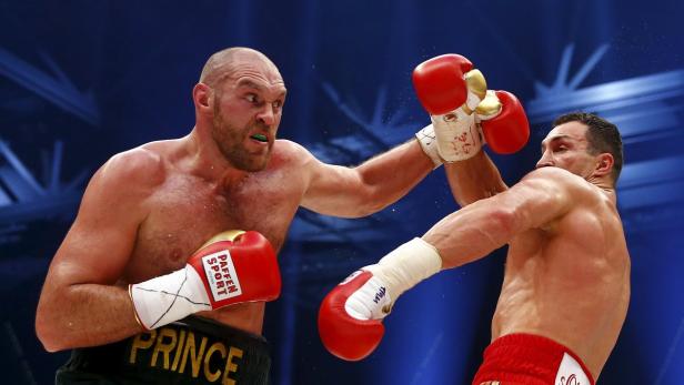 File photo shows Tyson Fury in action against Wlad Am 28. November entthronte Tyson Fury überraschend Wladimir Klitschko.