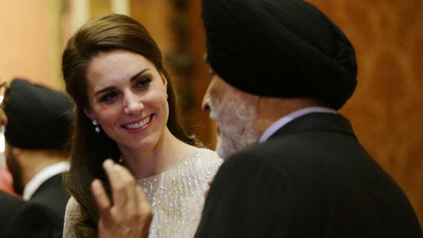Einen wahrlich prinzessinnenhaften Auftritt legte Herzogin Kate beim Empfang anlässlich des britisch-indischen Kulturjahresim Buckingham Palast hin.