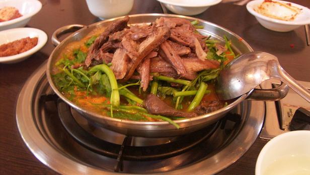 Vietnamesisches Gericht mit Hundefleisch.
