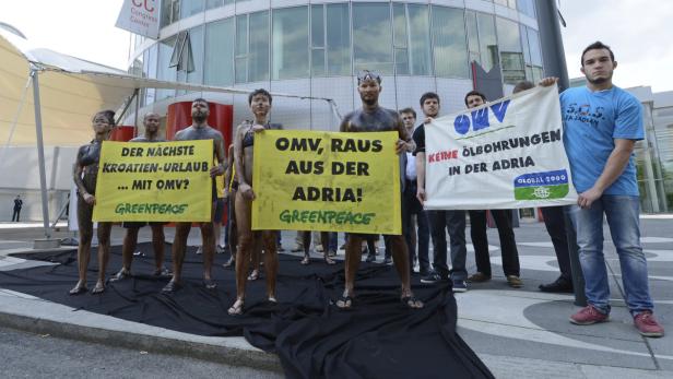 Greanpeace-Aktion vor der OMV-Hauptversammlung