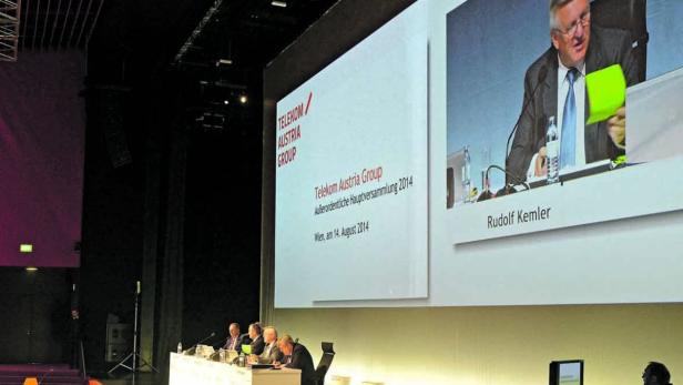 Rudolf Kemler bei der außerordentlichen Hauptversammlung 2014 der Telekom Austria Group in Wien.