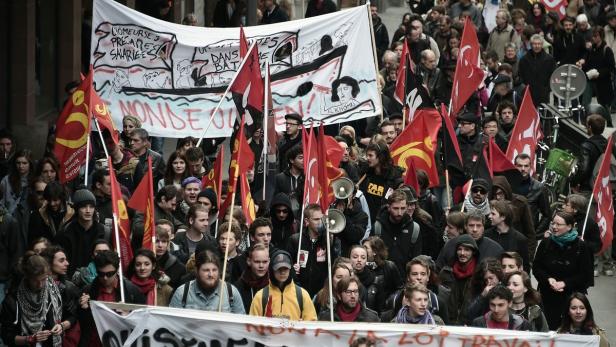 In 200 Städten marschierte Frankreichs Jugend gegen ein gelockertes Arbeitsrechts