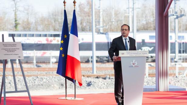 Francois Hollande während seiner Rede in Villognon.