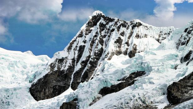 DerArtesonraju Gletscher in der Cordillera Blanca-Gebirgskette,in den nördlichenAndenPerus