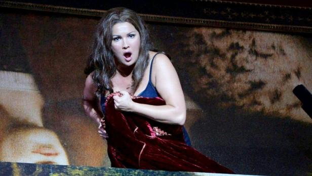 Eine stimmliche Sensation und eine überragende Künstlerin: Anna Netrebko als Leonora