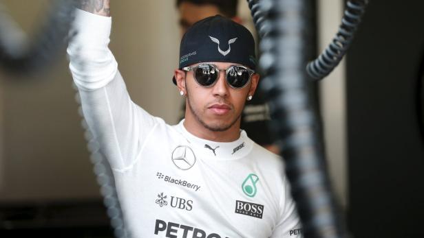 Weltmeister Hamilton bleibt Mercedes treu.