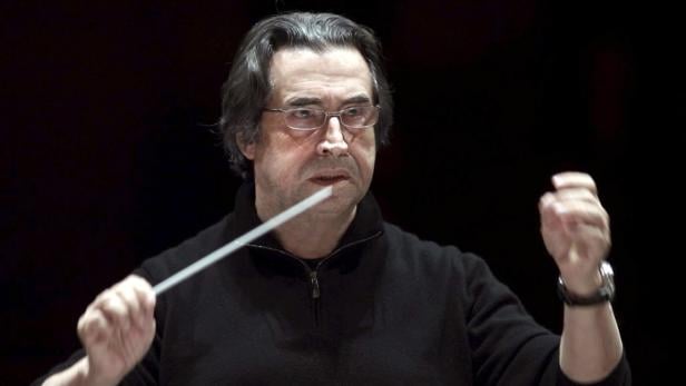 Stardirigent Riccardo Muti im Proben-Outfit