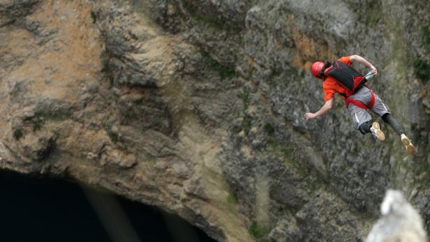 In Österreich sind Basejumps prinzipiell verboten.