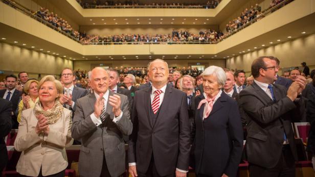 Wahlkampf von Andreas Khol in Grafenegg.