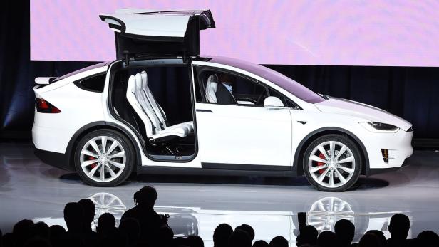 Tesla Model X: Probleme mit den hinteren Sitzen.