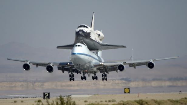 Space Shuttle Endeavour erreicht Kalifornien