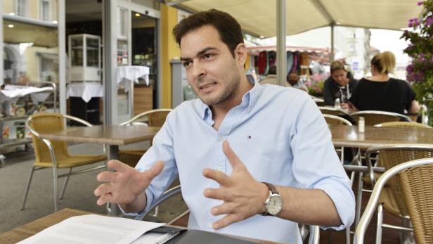 Fatih Köse – Politaktivist, Schauspieler und Journalist – sieht die österreichische Bundesregierung im Kampf gegen Islamophobie gefordert.