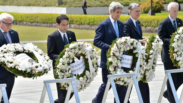Amerikanischer Politiker besucht Japan