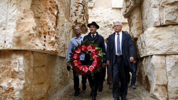 Strache beim Besuch der Holocaust Gedenkstätte Yad Vashem am Dienstag.