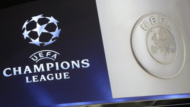 Das Logo der UEFA Champions League auf einem Bildschirm.
