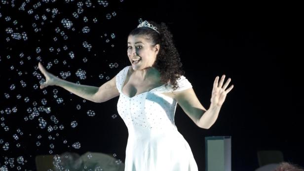 Cecilia Bartoli als „Aschenbrödel“ Angelina in Gioachino Rossinis „La Cenerentola“ (ab Donnerstag)