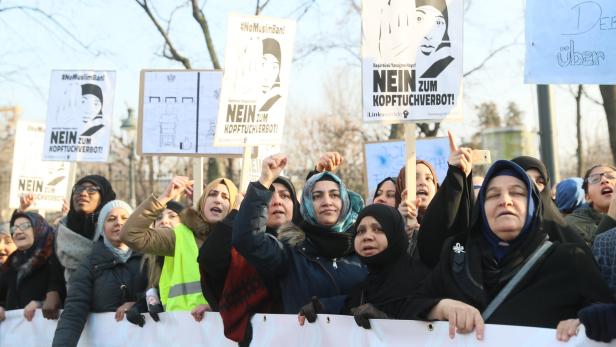 Im Februar demonstrierten Musliminnen in Wien für das Recht, Kopftuch zu tragen.