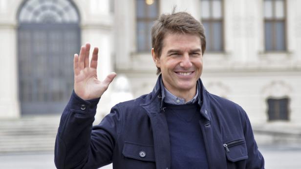 Wien-Fan Tom Cruise am 2. April 2013 vor der deutschsprachigen Premiere von &quot;Oblivion&quot; in Wien.