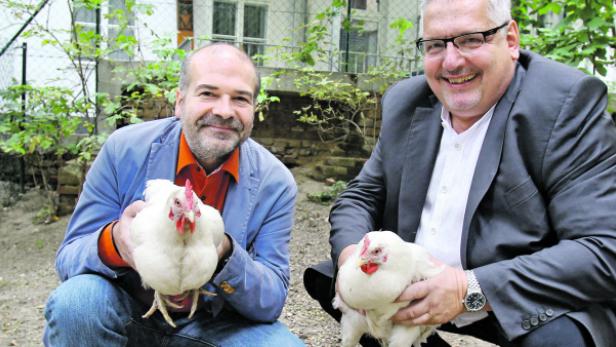 &quot;Unsere Politiker haben kein Charisma&quot;, findet Heli Dungler (li). Toni Hubmann meint, dass mehr Tierschutz auch das Bauerneinkommen verbessern würde.