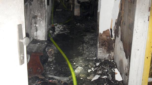 In der Nacht auf Dienstag, 26. Mai 2015, wurden bei einem Wohnungsbrand in Wien-Landstraße beide Bewohner von den Flammen eingeschlossen. Sie konnten von der Feuerwehr gerettet werden.