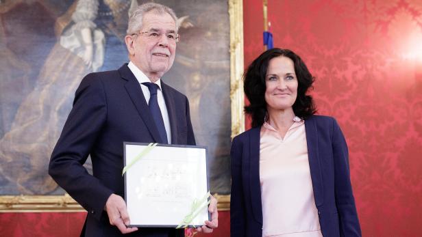 ARBEITSGESPRÄCH: GRÜNE KLUBOBFRAU GLAWISCHNIG UND